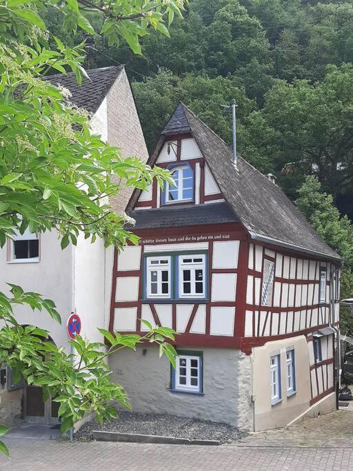 فيلا Geschichte Trifft Moderne - Fachwerkhaus باشاراش المظهر الخارجي الصورة